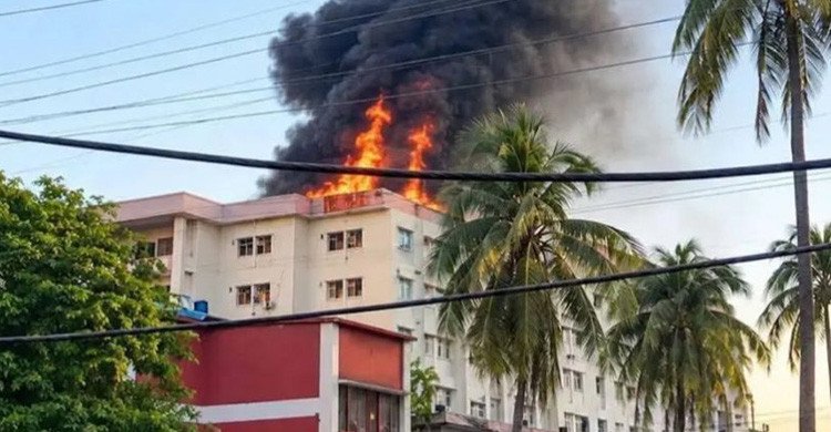 ময়মনসিংহ মেডিকেলে আগুন, কারণ ও গাফিলতি খতিয়ে দেখতে তদন্ত কমিটি